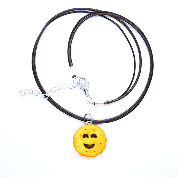 Collier biscuit sourire