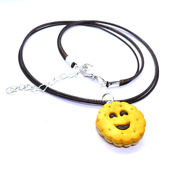 Collier biscuit sourire